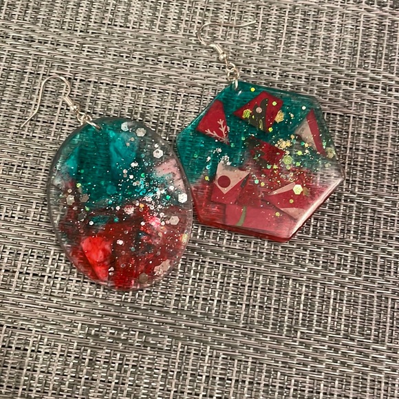 XMAS Festive Handmade Large Holiday Earrings Green and Red Oval - Picture 9 of 9